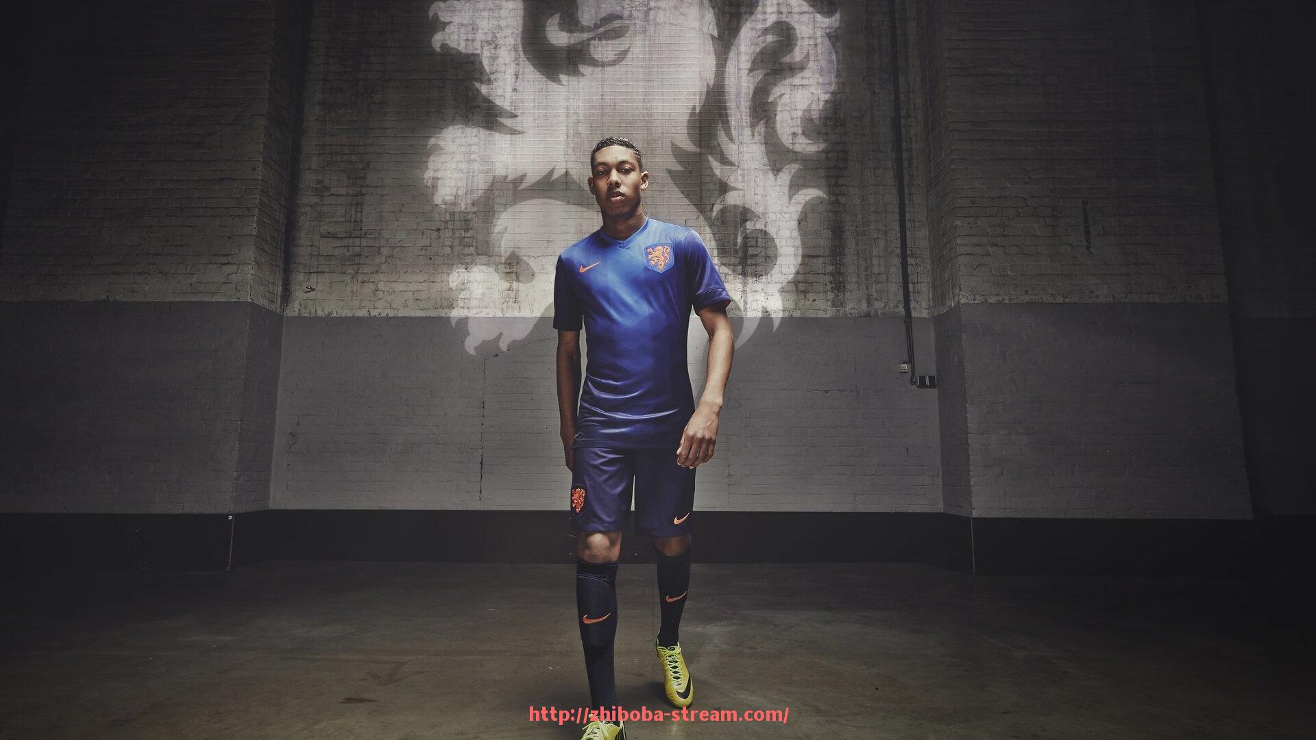 直播吧-练习瑜伽时常用的健身器材及辅助工具介绍